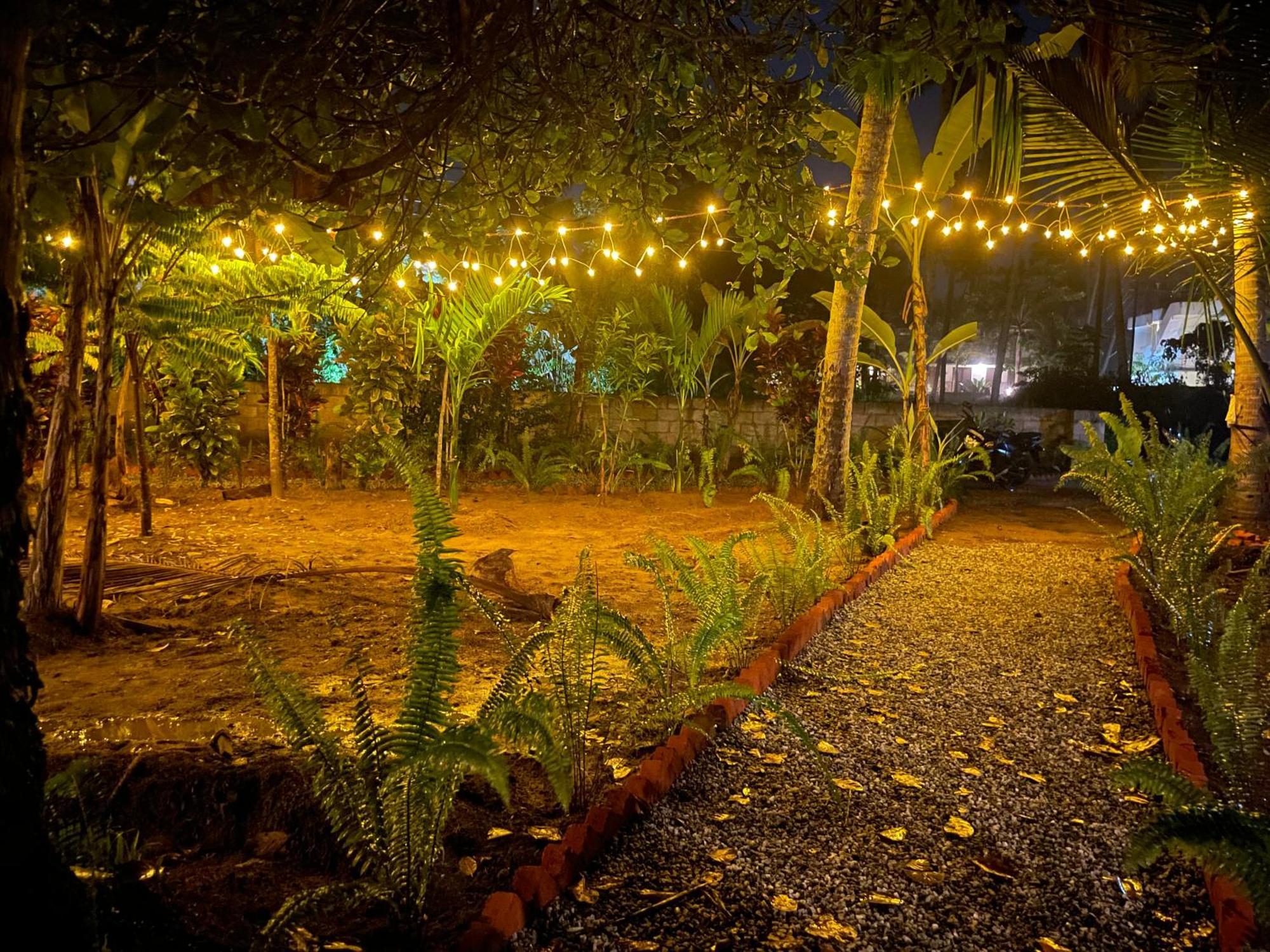 Cliff & Coral Hostel Varkala Exterior photo