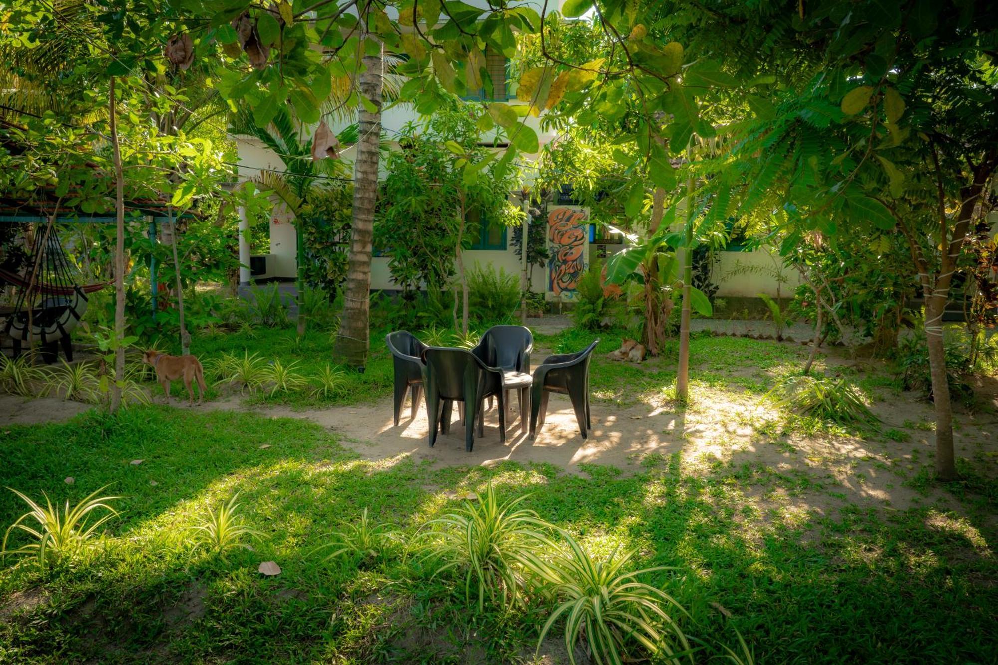 Cliff & Coral Hostel Varkala Exterior photo