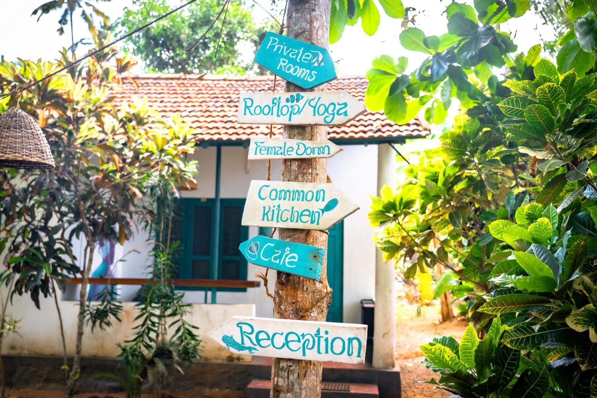 Cliff & Coral Hostel Varkala Exterior photo