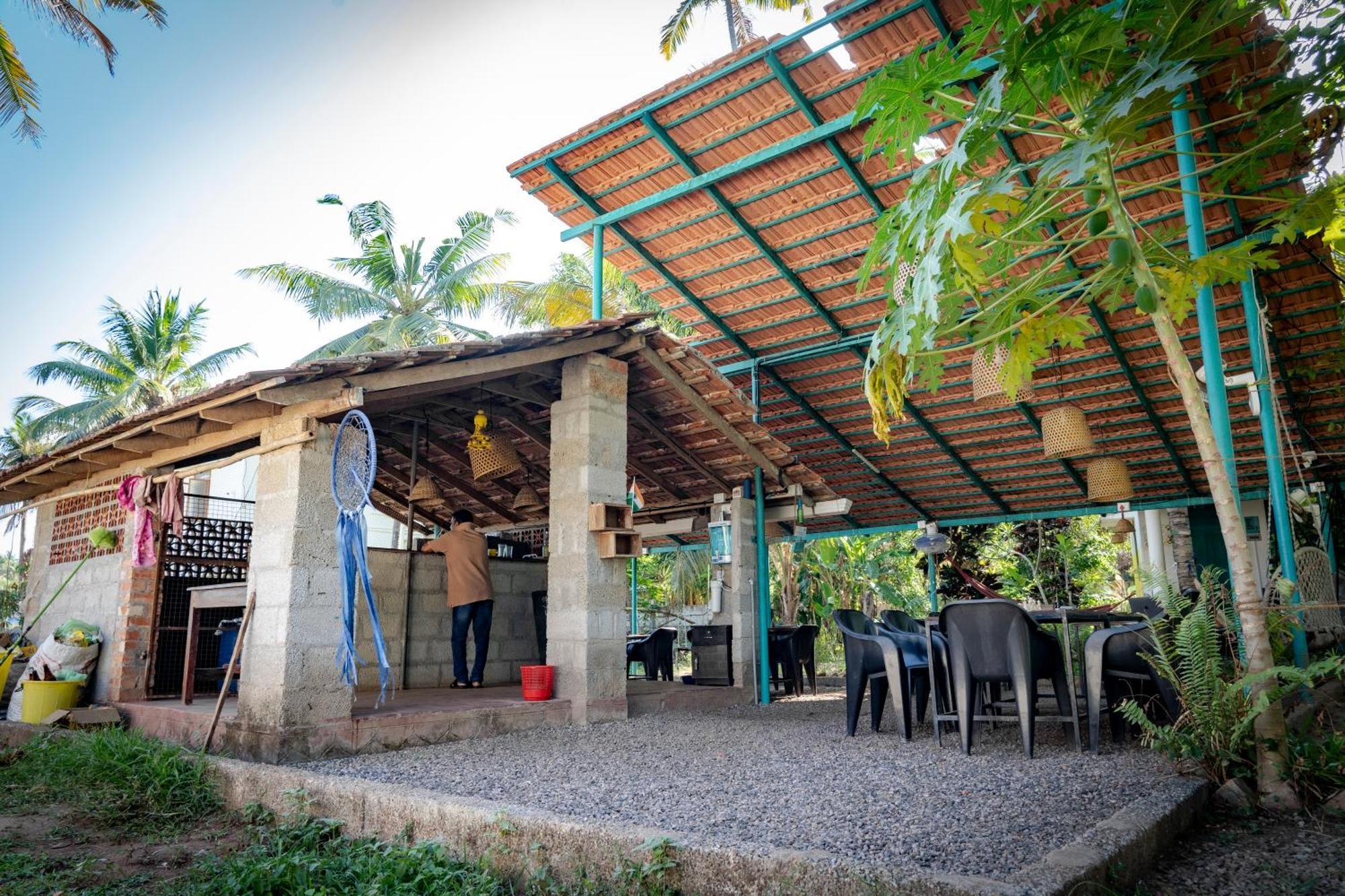 Cliff & Coral Hostel Varkala Exterior photo